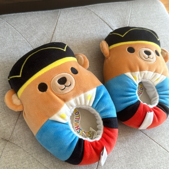 Squishmallows Kids Slippers Plush Braven Nutcracker Bear - Picture 2 of 6